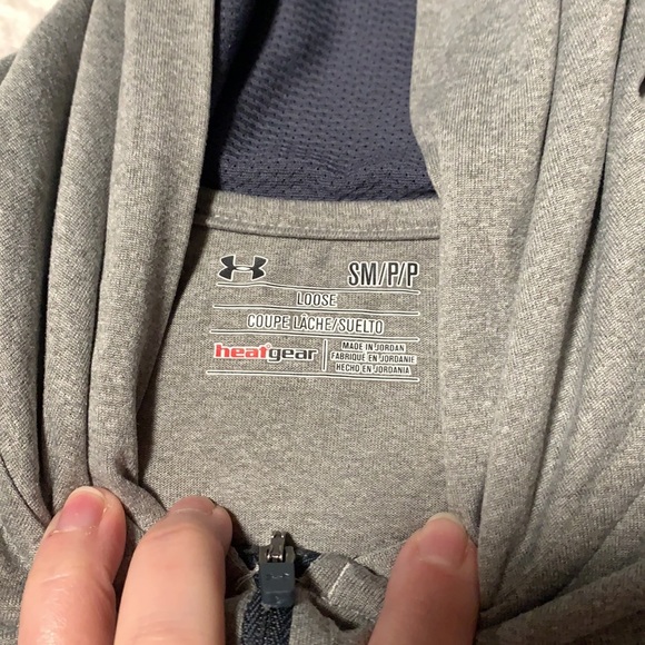 Under Armour Men’s Gray Thin Heat Gear Jacket, Like New - Picture 3 of 9